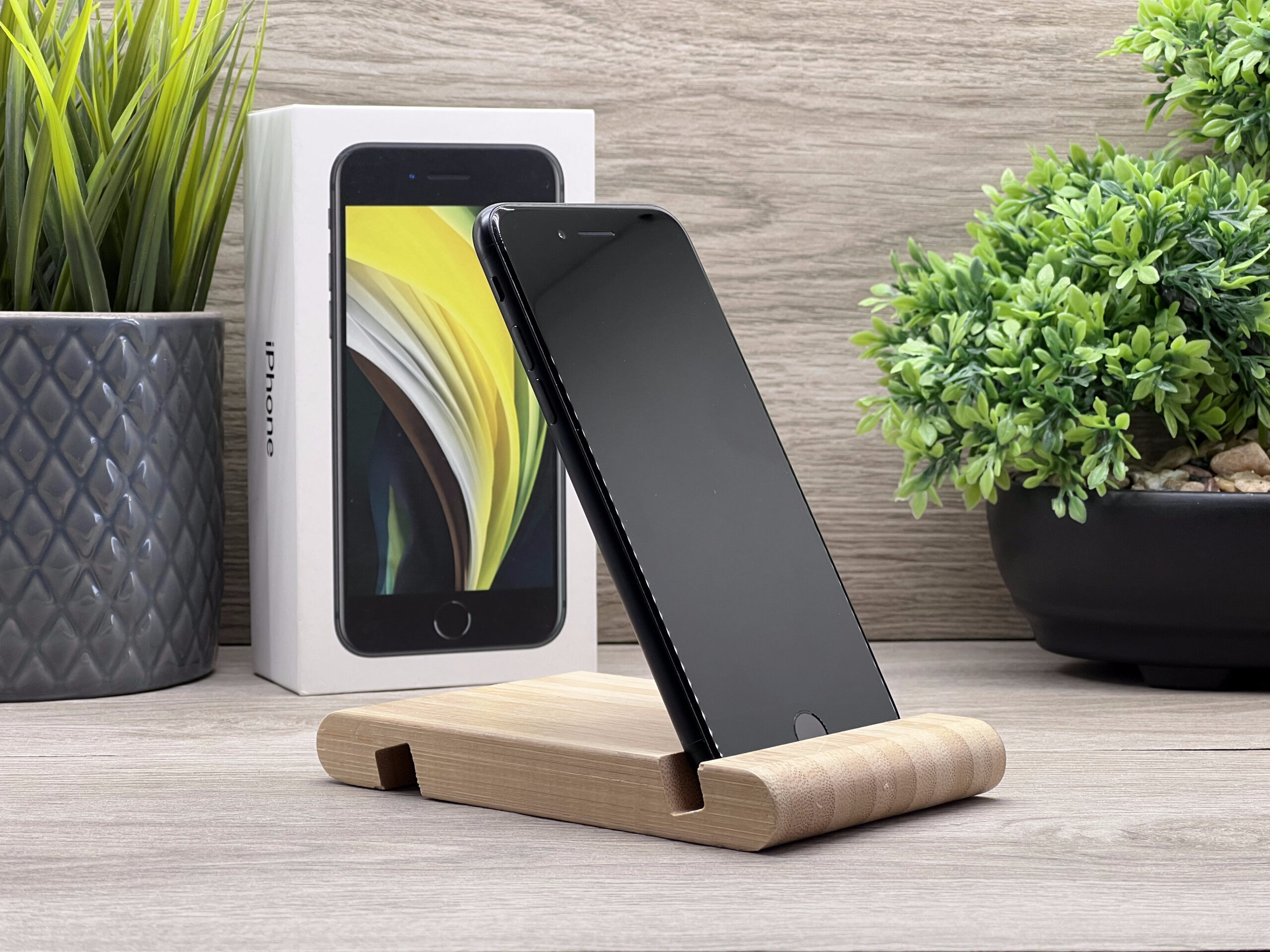 iPhone SE 2020 Black 64GB 2 ÉV Garanciával Számlával 100% Akku