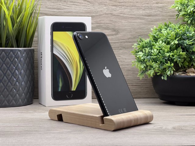 iPhone SE 2020 Black 64GB 2 ÉV Garanciával Számlával 100% Akku