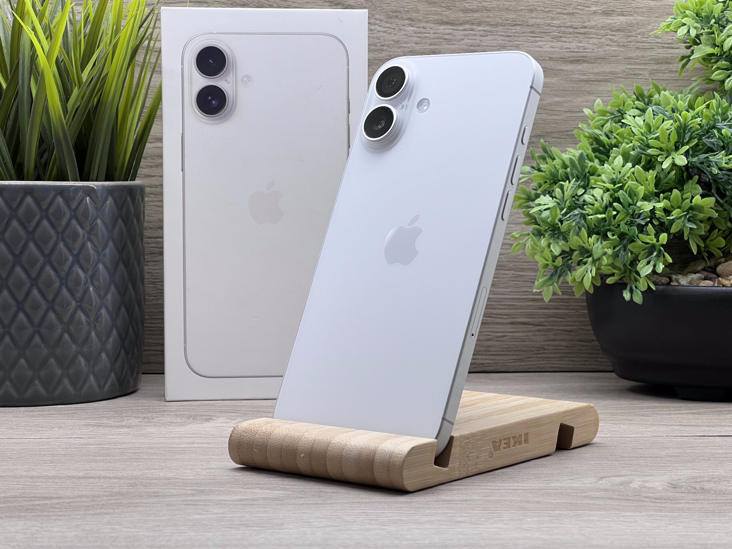 Hibátlan iPhone 16 Plus White 256GB 2 ÉV Garanciával Számlával 100% Akku