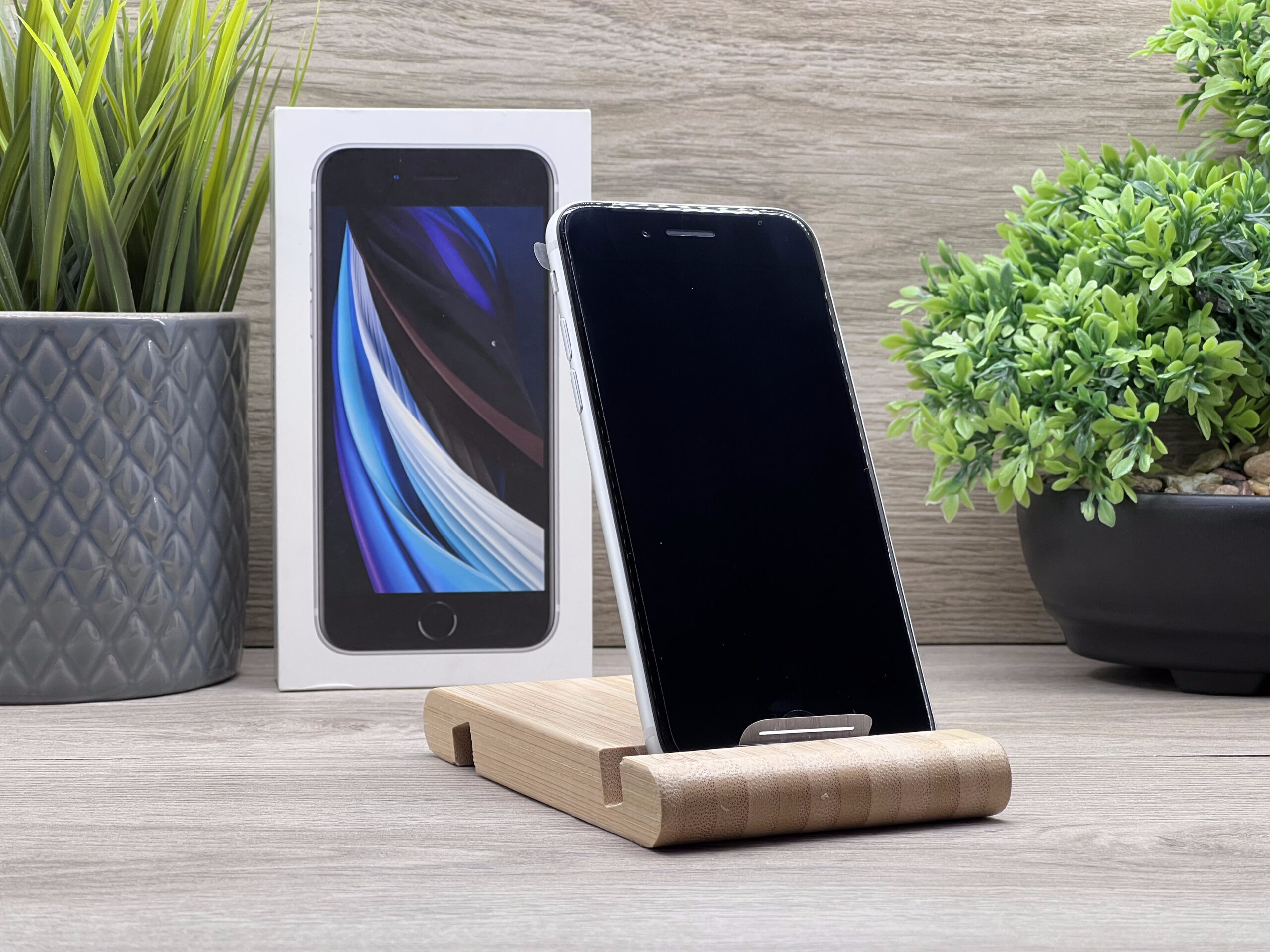 Új Aktiválatlan iPhone SE 2020 White 64GB 2 ÉV Garanciával Számlával 100% Akku