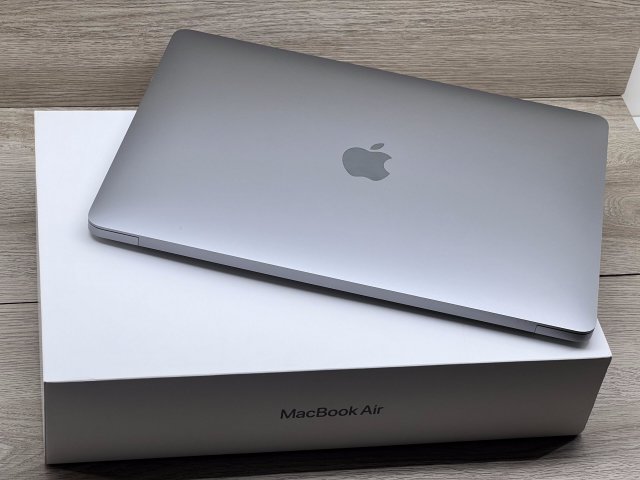 Hibátlan MacBook Air 2020 M1 13” 256GB 2 ÉV Garanciával Számlával 90% Akku