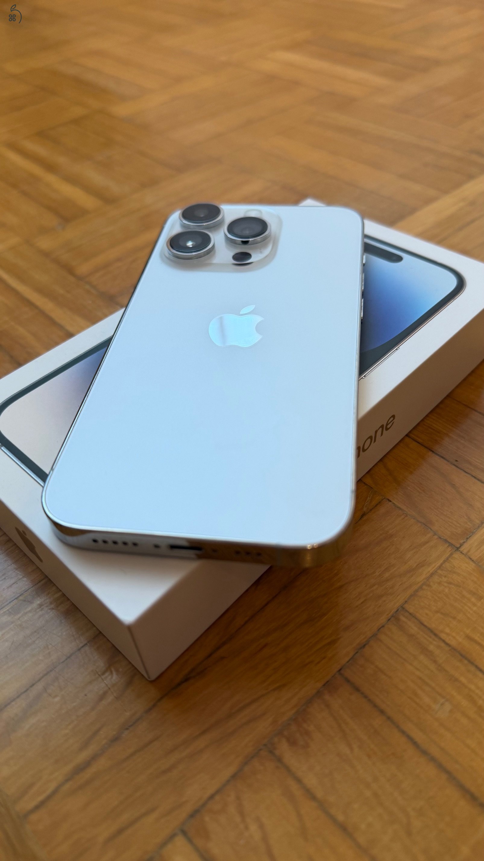 Karcmentes, újszerű iPhone 14 Pro ezüst (silver) + ajándék üvegfólia