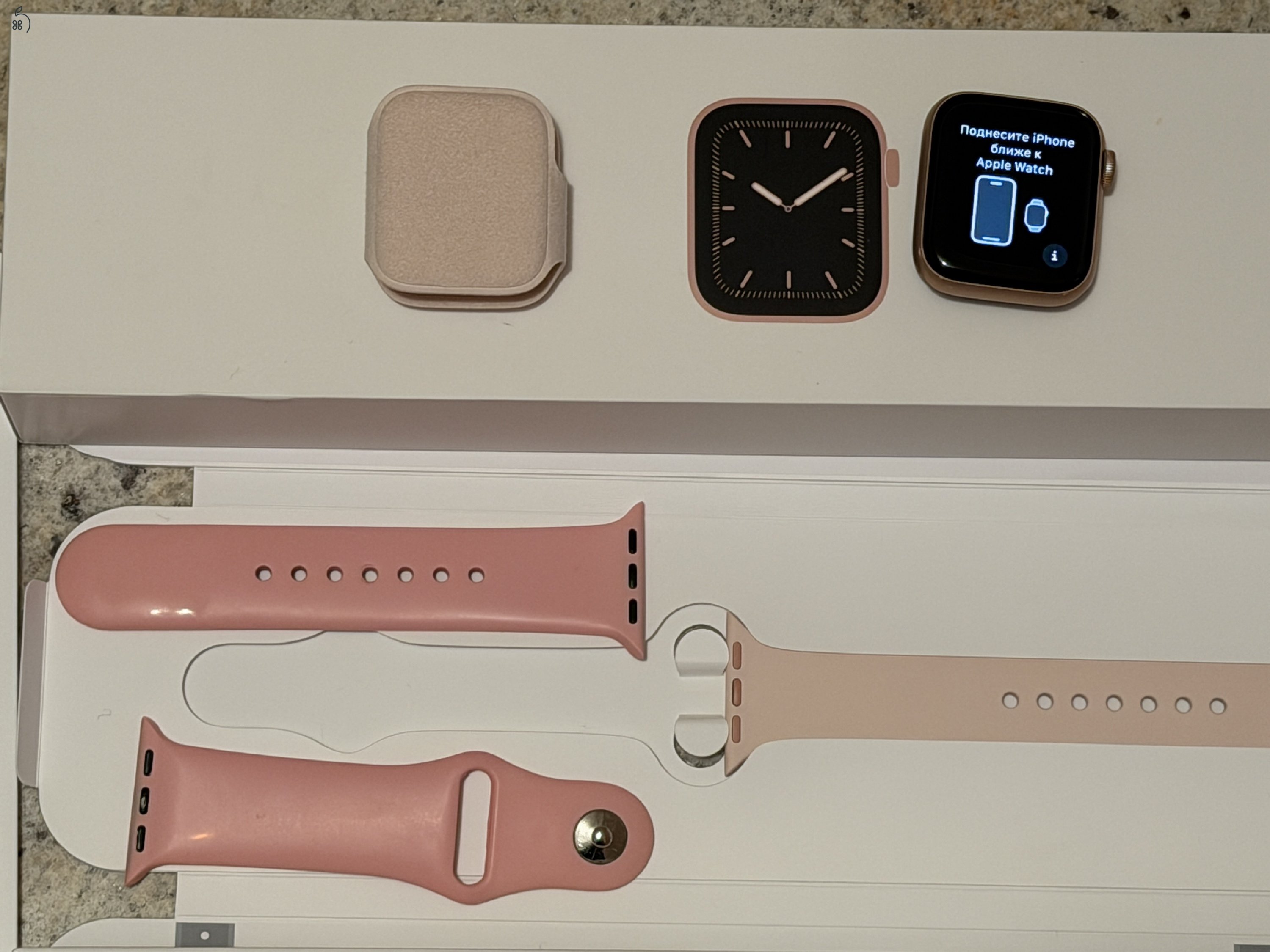 Apple Watch Series 5, 40mm,Cellular, arany színű, tökéletes állapotú, minden eredeti tartozékkal 