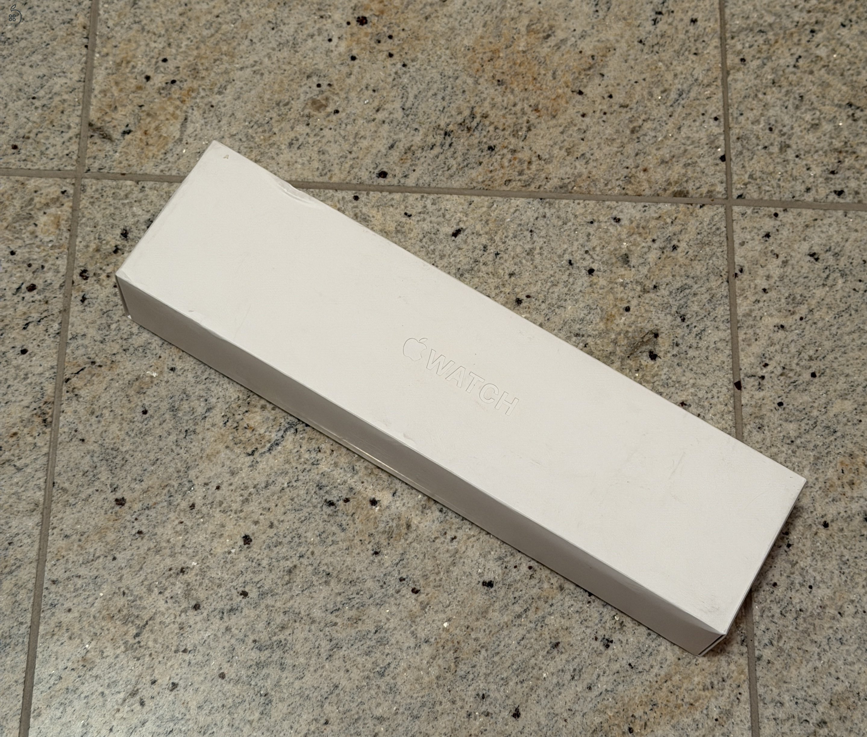 Apple Watch Series 5, 40mm,Cellular, arany színű, tökéletes állapotú, minden eredeti tartozékkal 