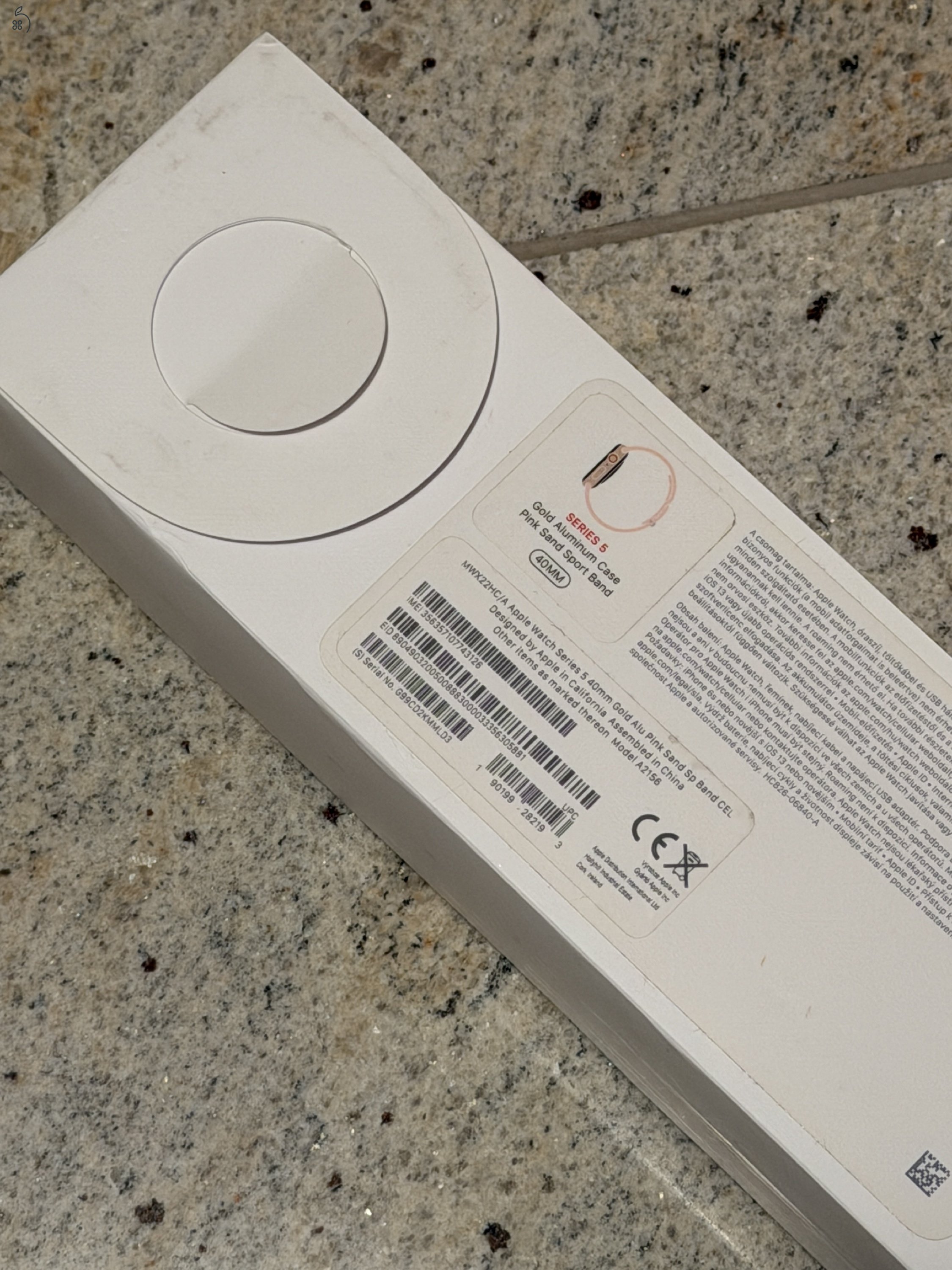 Apple Watch Series 5, 40mm,Cellular, arany színű, tökéletes állapotú, minden eredeti tartozékkal 