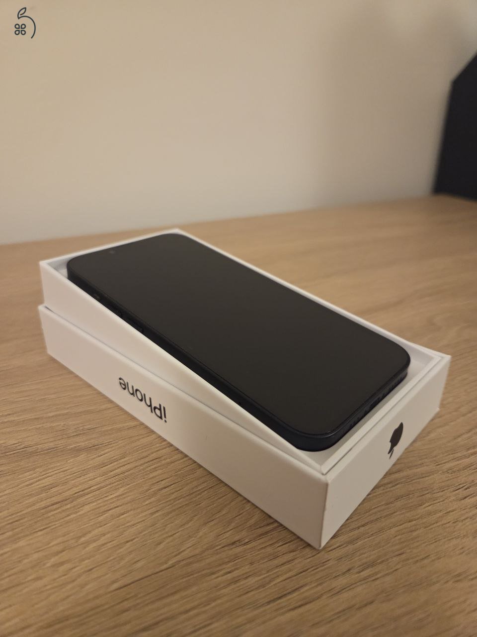 iPhone 13 ajándék tokkal, töltővel, üvegfóliával