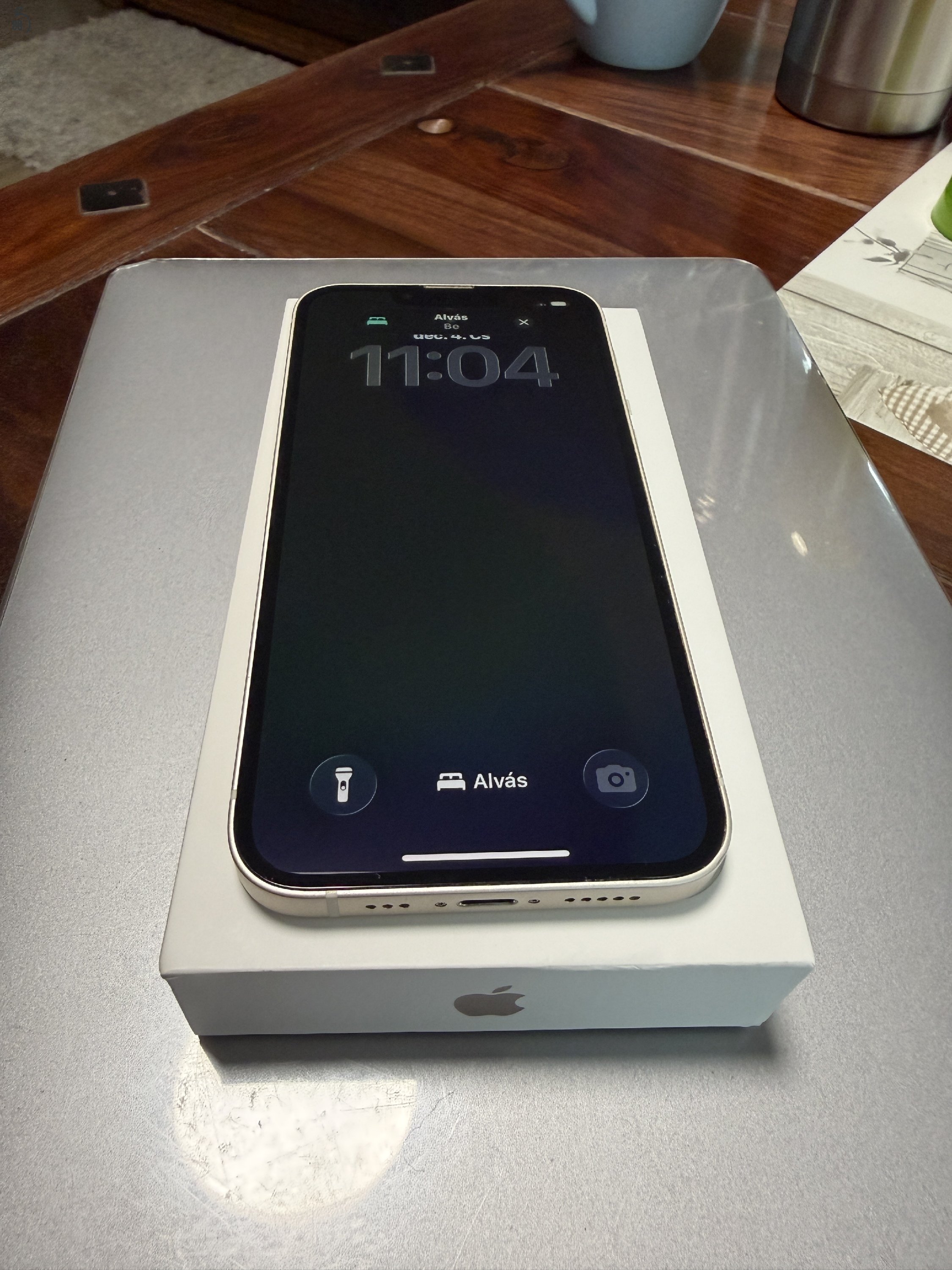 Szép állapotban eladó Iphone 13