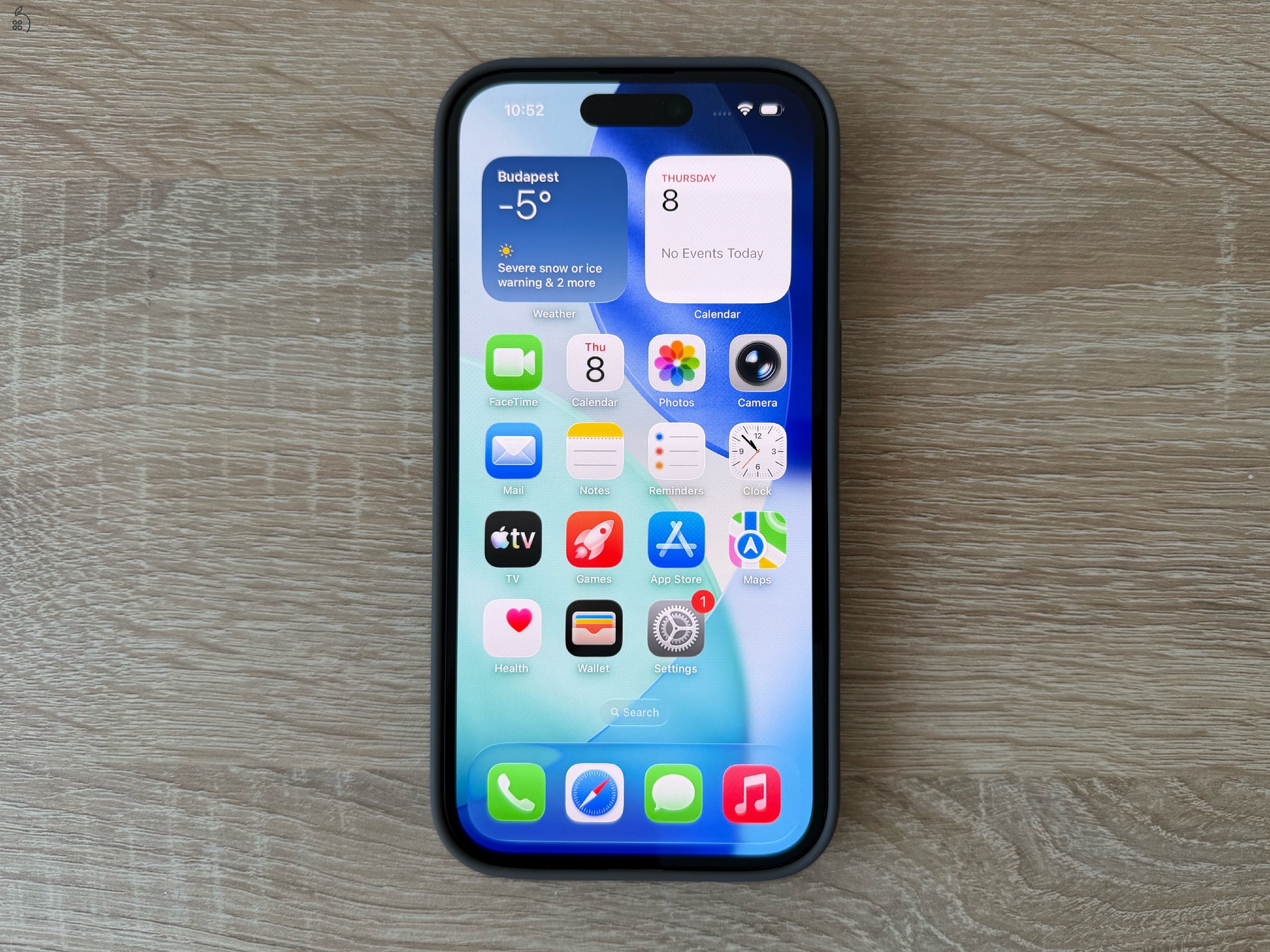 Apple iPhone 16 128GB Black (5 hó Apple garancia) + Apple MagSafe szilikontok