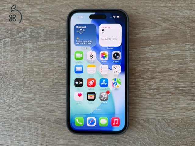 Apple iPhone 16 128GB Black (5 hó Apple garancia) + Apple MagSafe szilikontok
