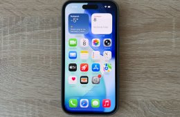 Apple iPhone 16 128GB Black (5 hó Apple garancia) + Apple MagSafe szilikontok