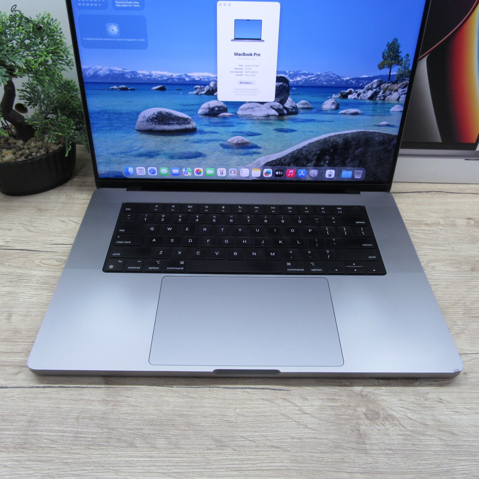 MacBook Pro 16 (2021) M1 Max, 32GB RAM, 500GB SSD, 16” XDR kijelző. Megkímélt állapot, 85% akku (481 ciklus), töltővel, 3 hónap garancia.