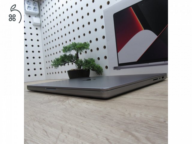 MacBook Pro 16 (2021) M1 Max, 32GB RAM, 500GB SSD, 16” XDR kijelző. Megkímélt állapot, 85% akku (481 ciklus), töltővel, 3 hónap garancia.