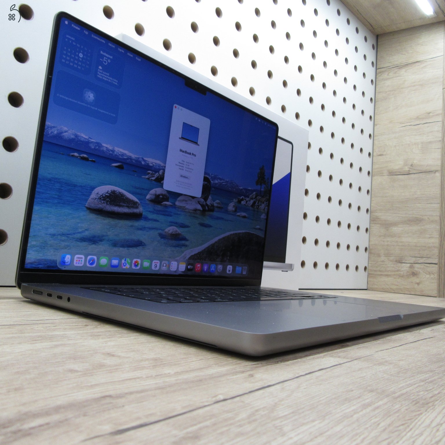Apple MacBook Pro 16 (2021) M1 Pro 16GB/1TB használt, karcmentes – 87% akku