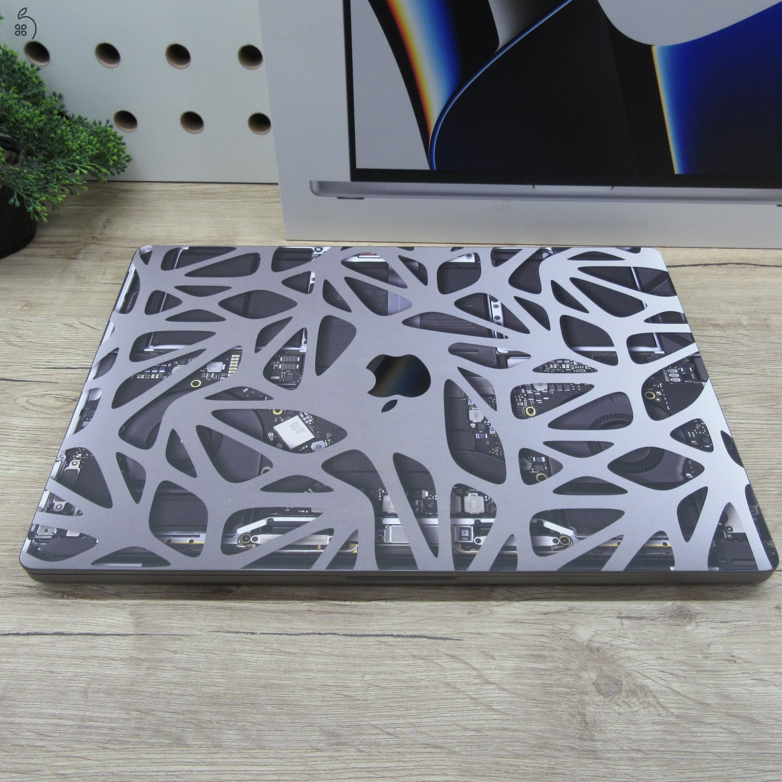 Apple MacBook Pro 16 (2021) M1 Pro 16GB/1TB használt, karcmentes – 87% akku