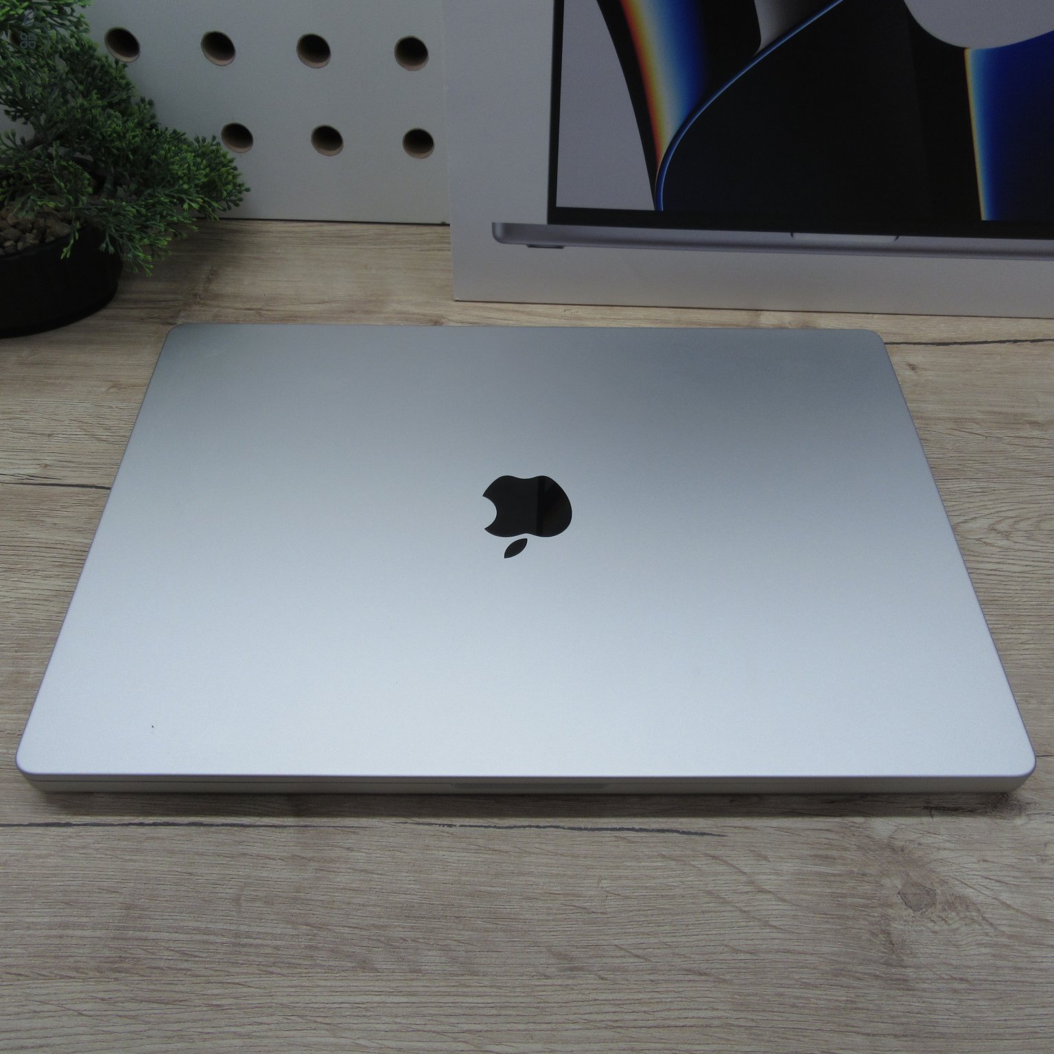 Apple MacBook Pro 16 (2021) M1 Pro 16GB/1TB használt, karcmentes – 84% akku
