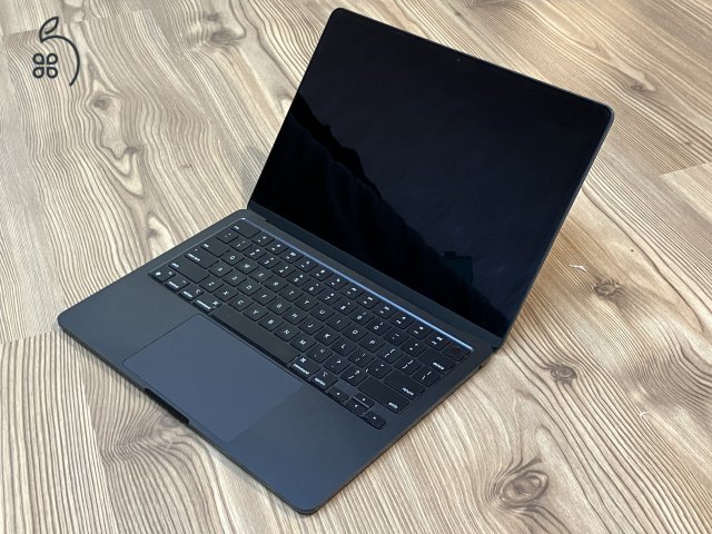 Macbook Air 13,6 - M2 (8-10) / 24GB / 2Tb   