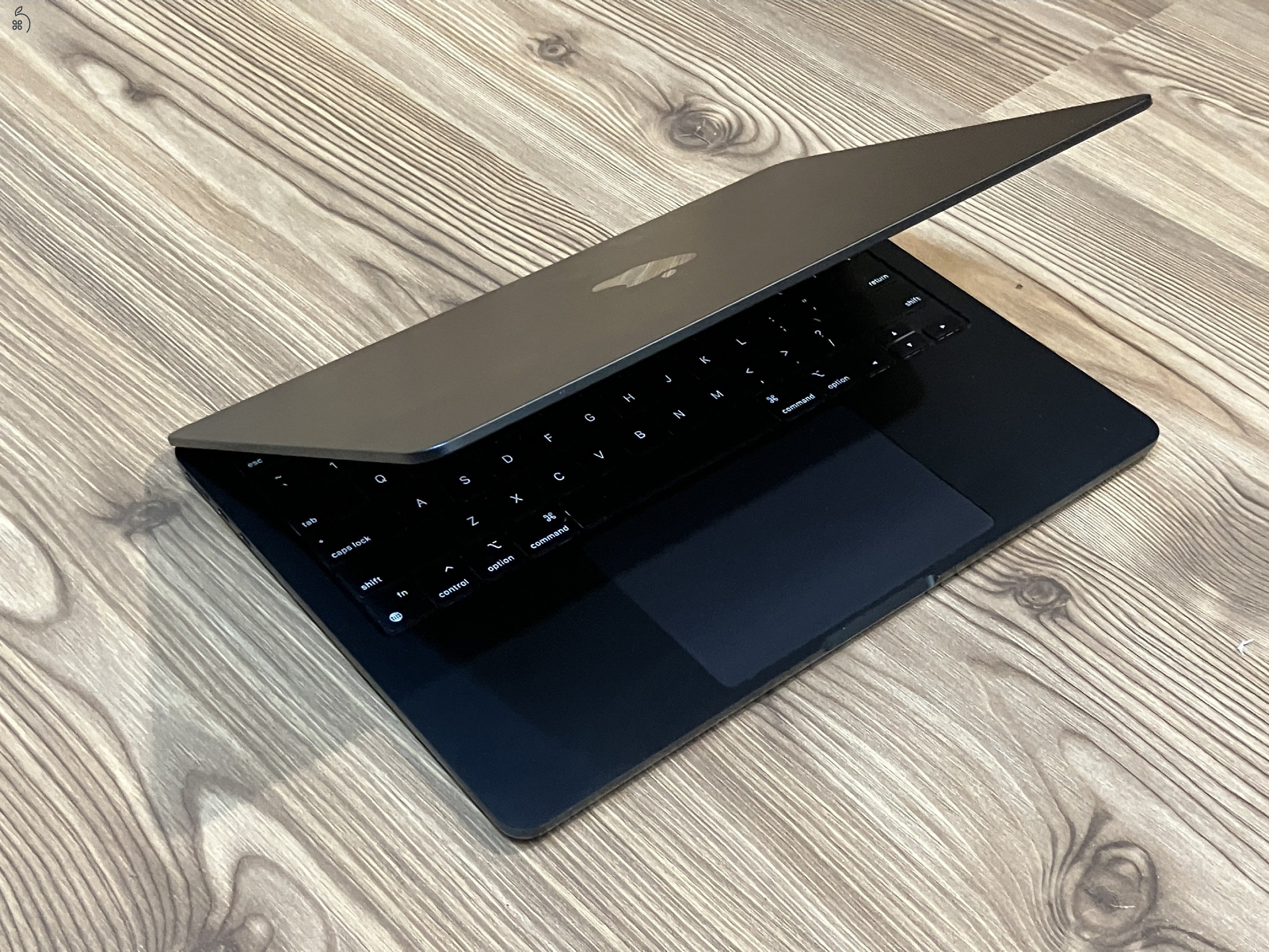 Macbook Air 13,6 - M2 (8-10) / 24GB / 2Tb   