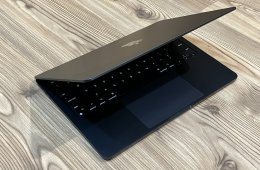 Macbook Air 13,6 - M2 (8-10) / 24GB / 2Tb   