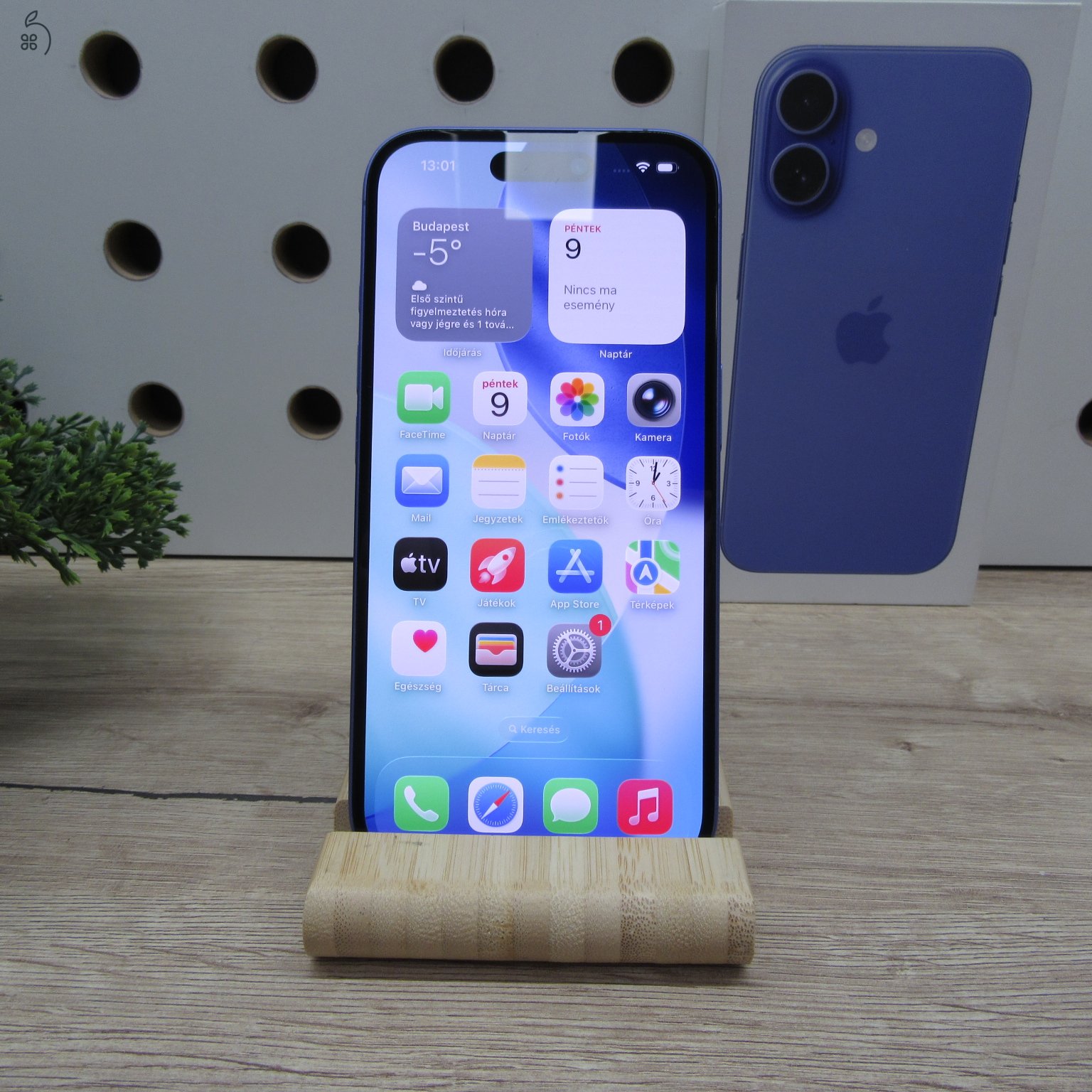 Apple iPhone 16 128GB Ultramarine használt, karcmentes 98% akku – 6 hónap garancia