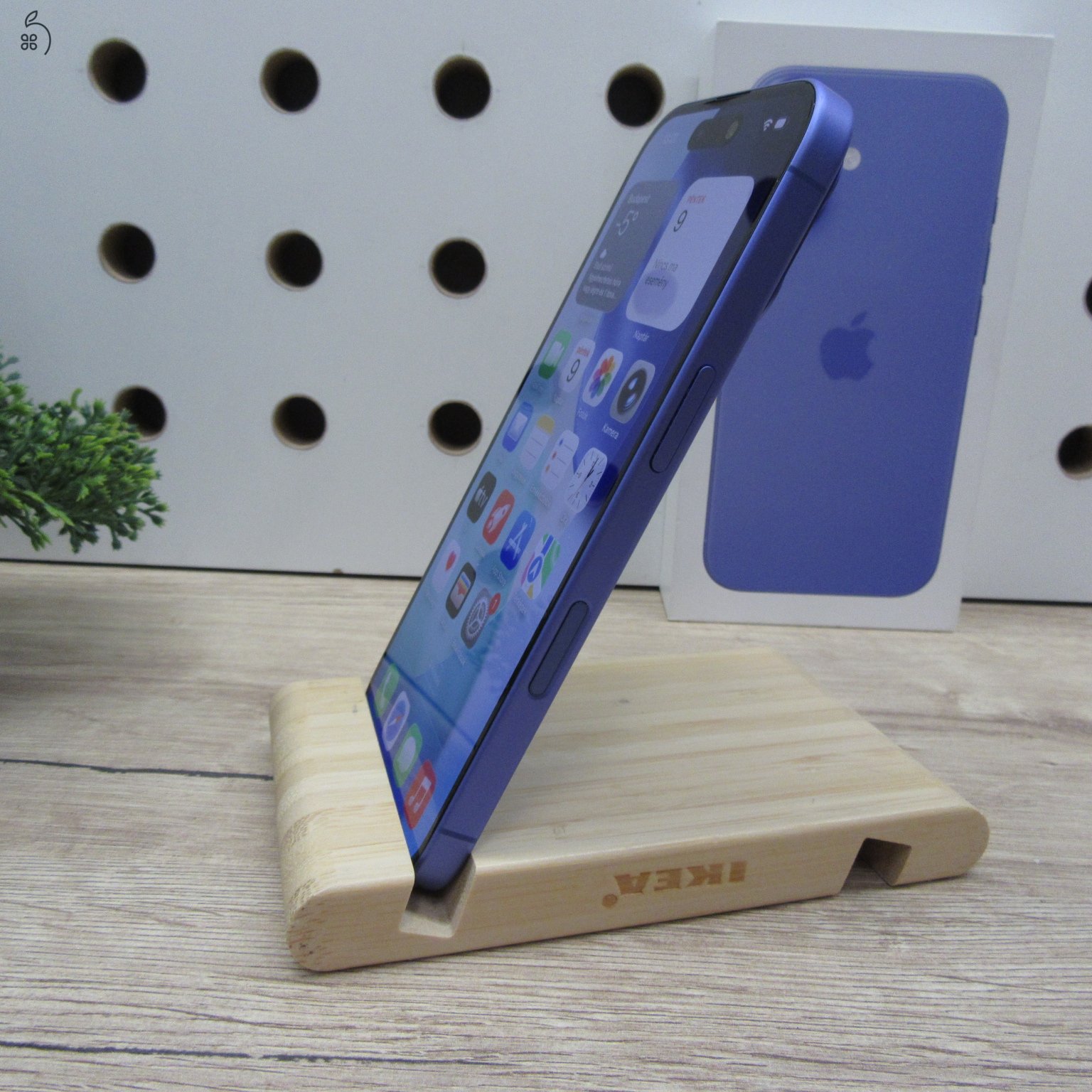 Apple iPhone 16 128GB Ultramarine használt, karcmentes 98% akku – 6 hónap garancia