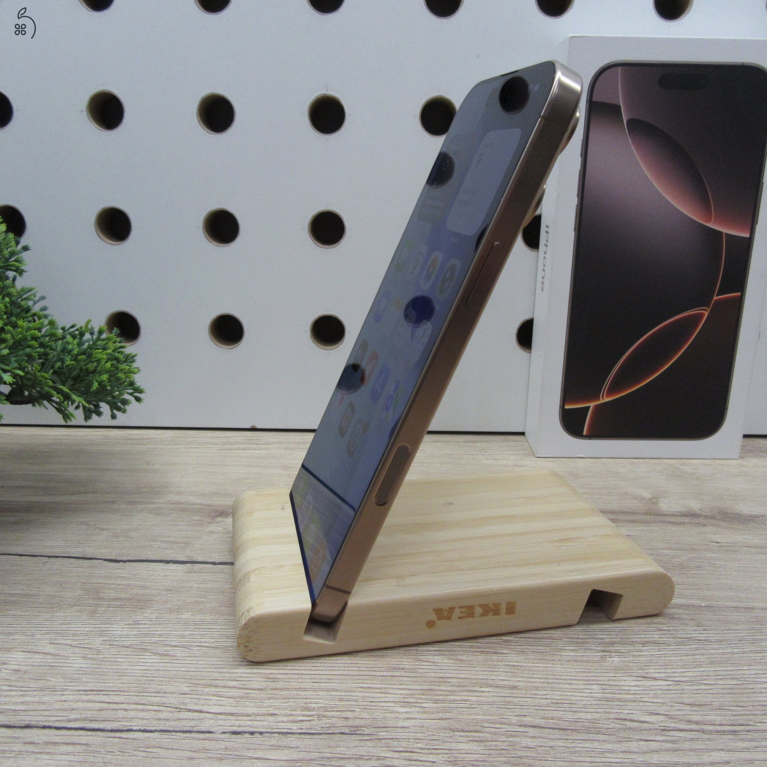 Apple iPhone 16 Pro Max 256GB Desert Titanium – használt, újszerű, 100% akku, 6 hónap garancia