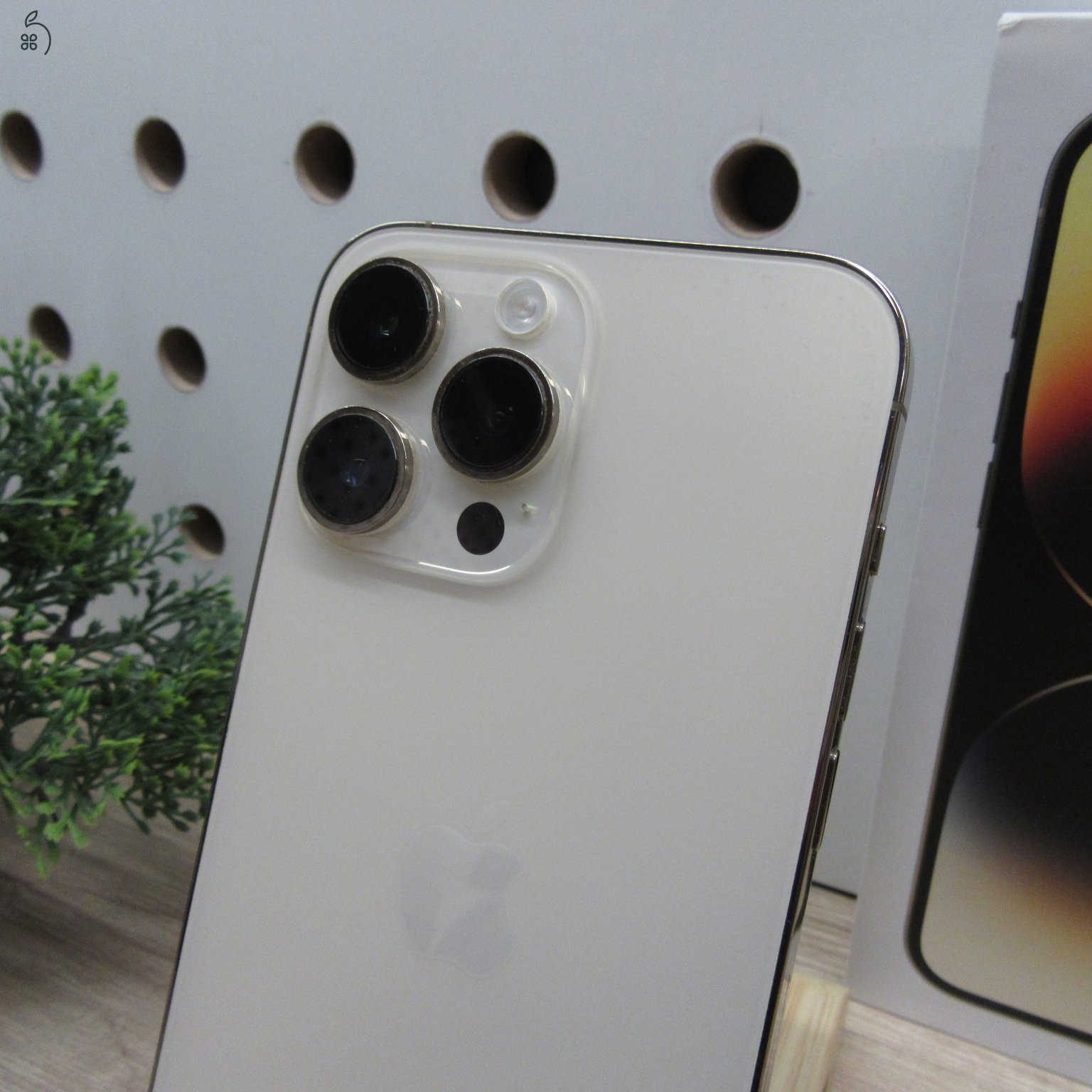 Apple iPhone 14 Pro Max 128GB Gold – használt, megkímélt, 88% akku, 6 hónap garancia