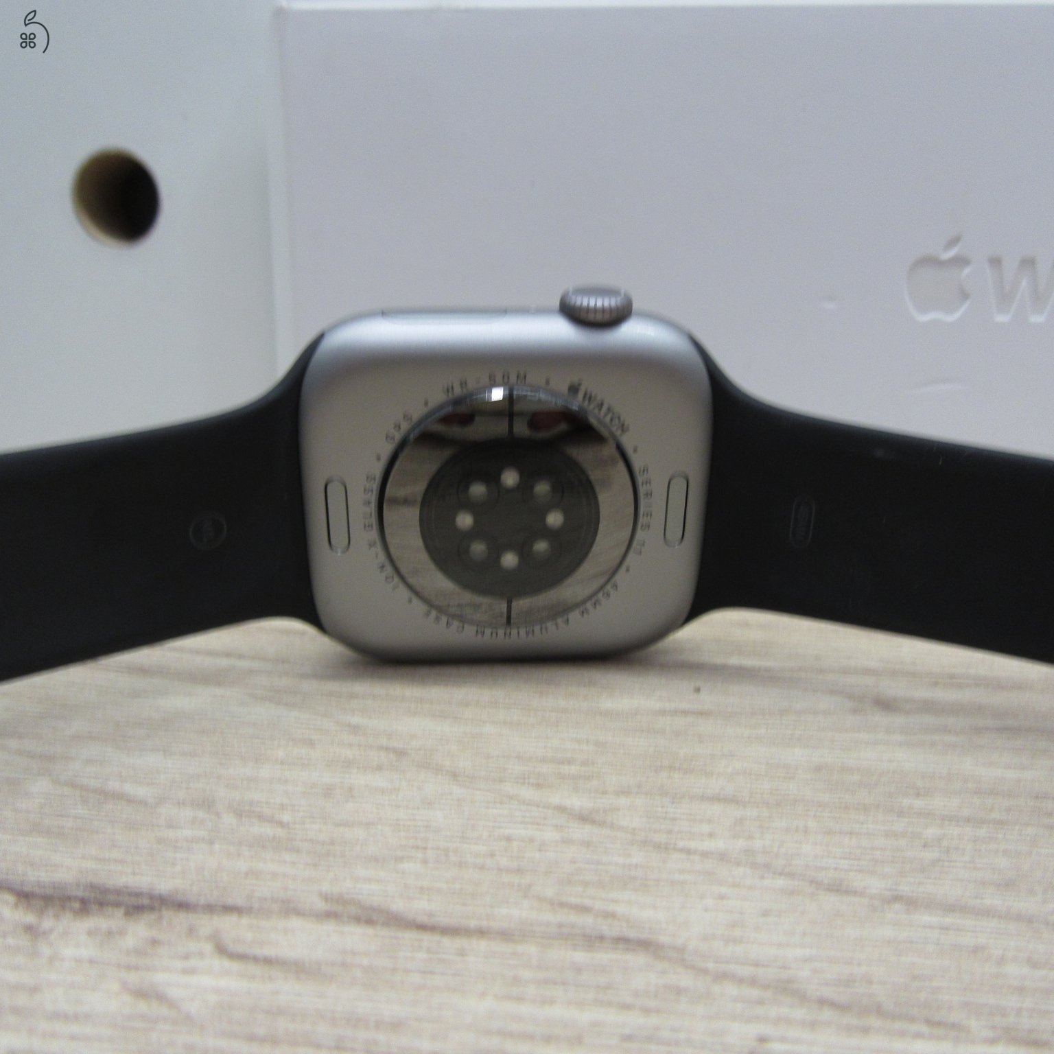 Apple Watch Series 11 46 mm – használt, karcmentes, 100% akku, garanciás 2029.01.08-ig