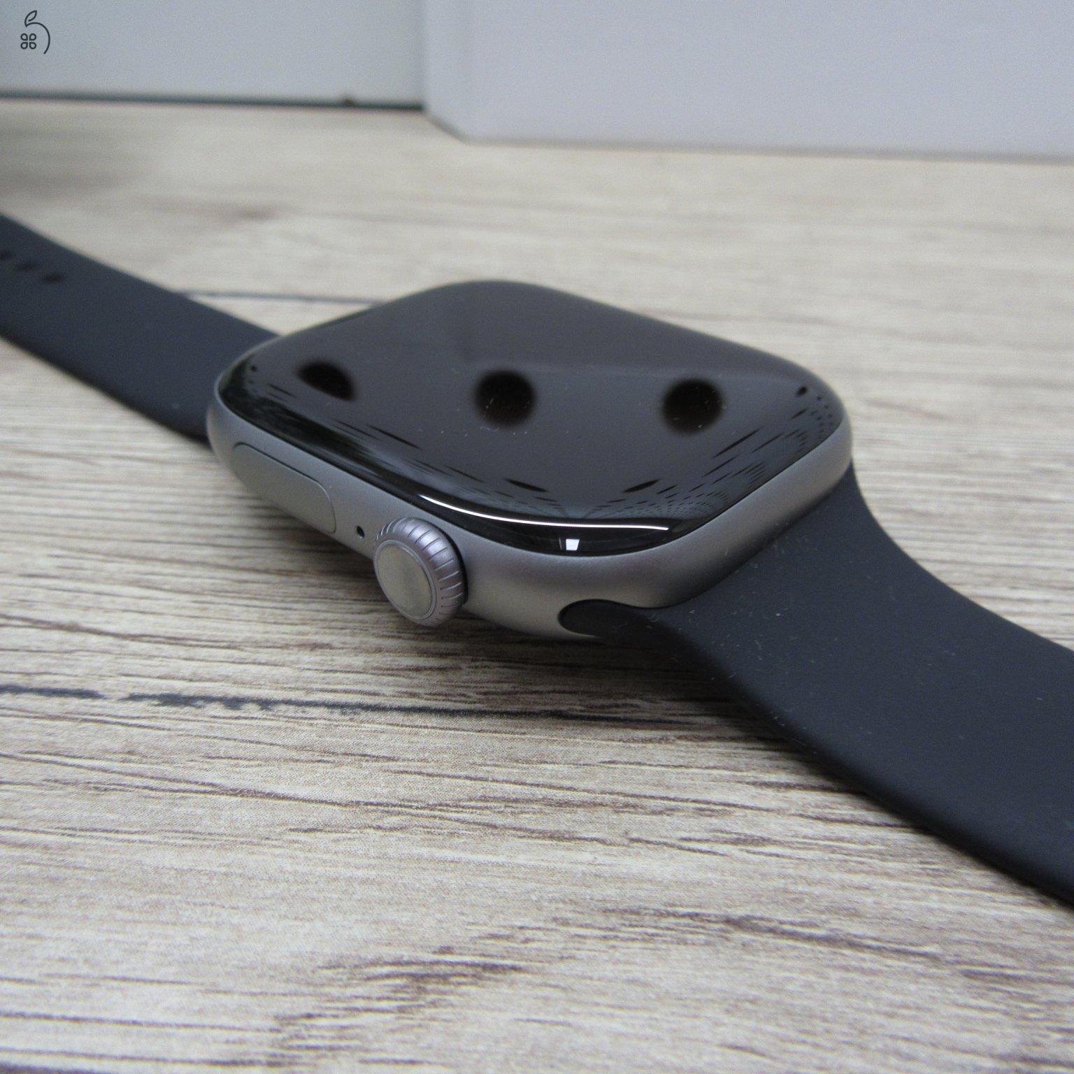 Apple Watch Series 11 46 mm – használt, karcmentes, 100% akku, garanciás 2029.01.08-ig