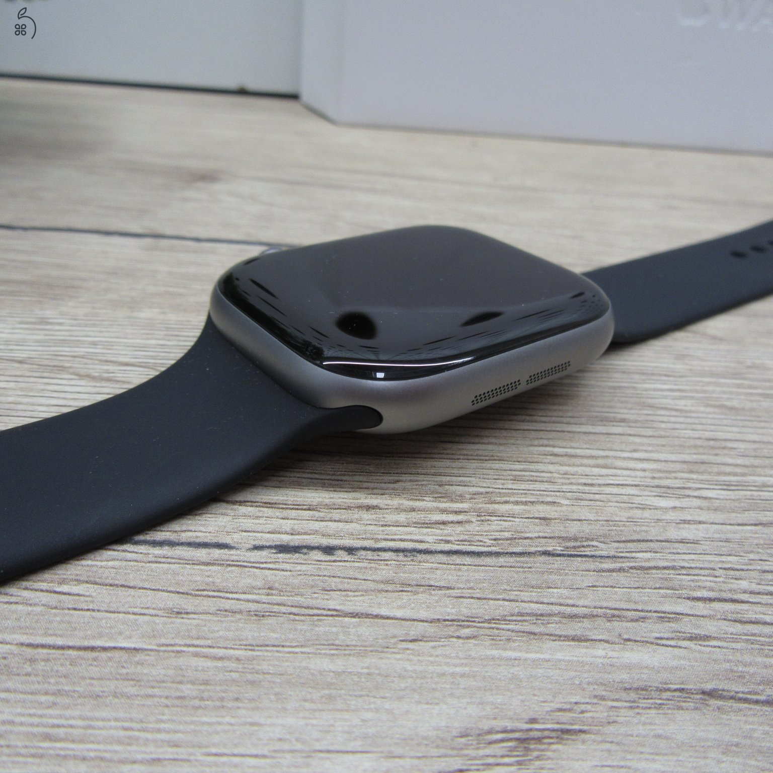 Apple Watch Series 11 46 mm – használt, karcmentes, 100% akku, garanciás 2029.01.08-ig