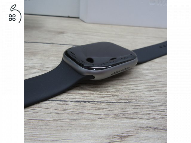 Apple Watch Series 11 46 mm – használt, karcmentes, 100% akku, garanciás 2029.01.08-ig