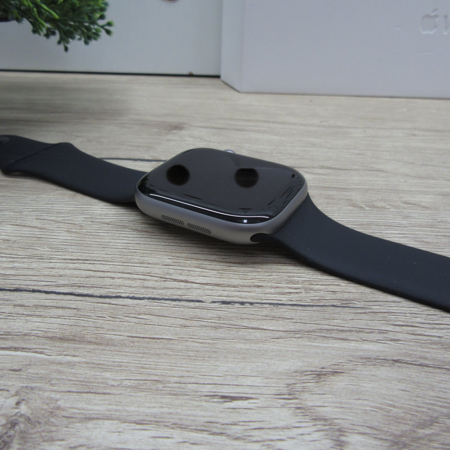 Apple Watch Series 11 46 mm – használt, karcmentes, 100% akku, garanciás 2029.01.08-ig