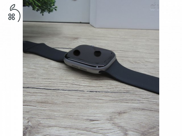 Apple Watch Series 11 46 mm – használt, karcmentes, 100% akku, garanciás 2029.01.08-ig
