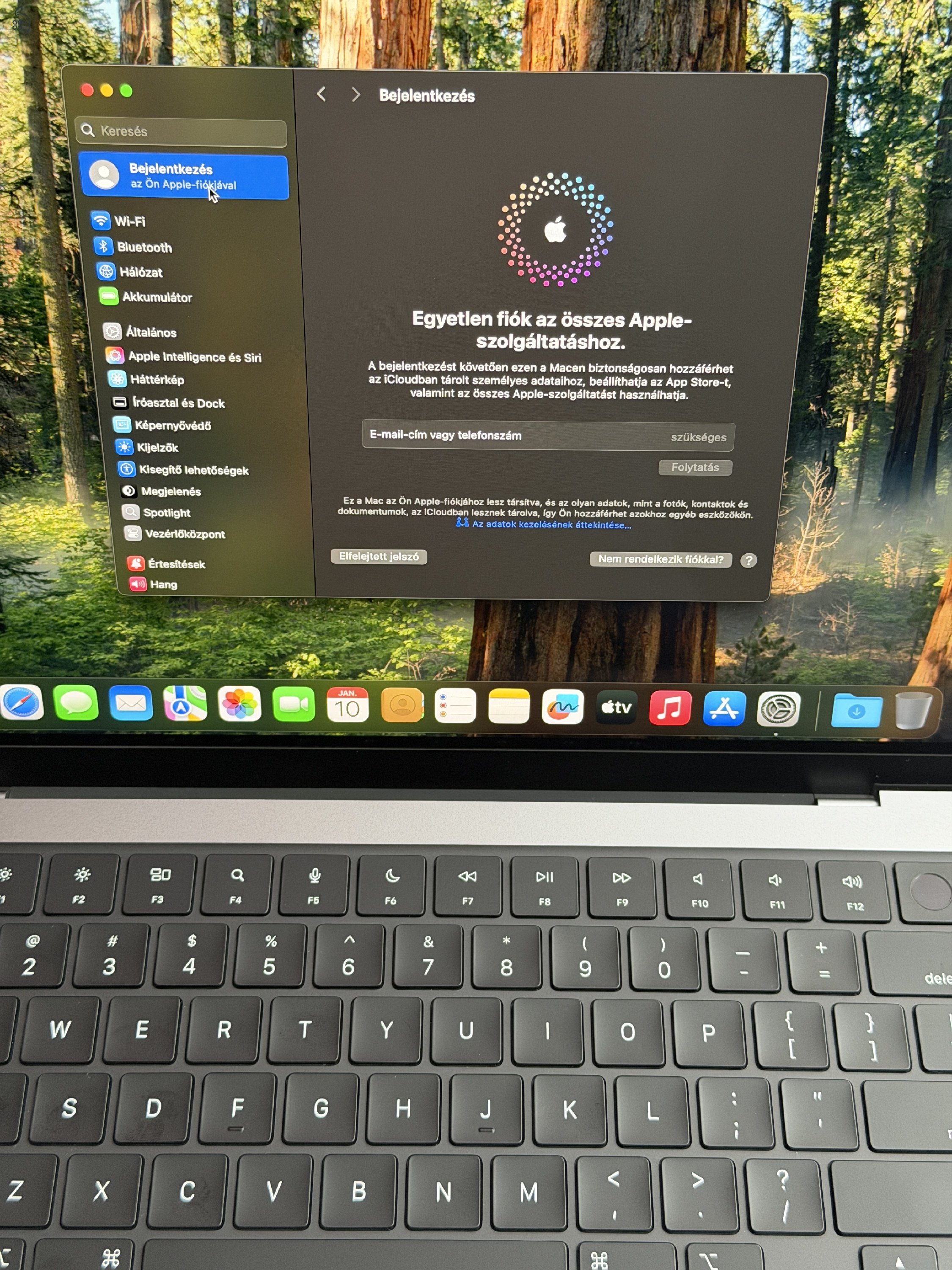 Eladó  Apple MacBook Pro M3 8GB/512GB -USA