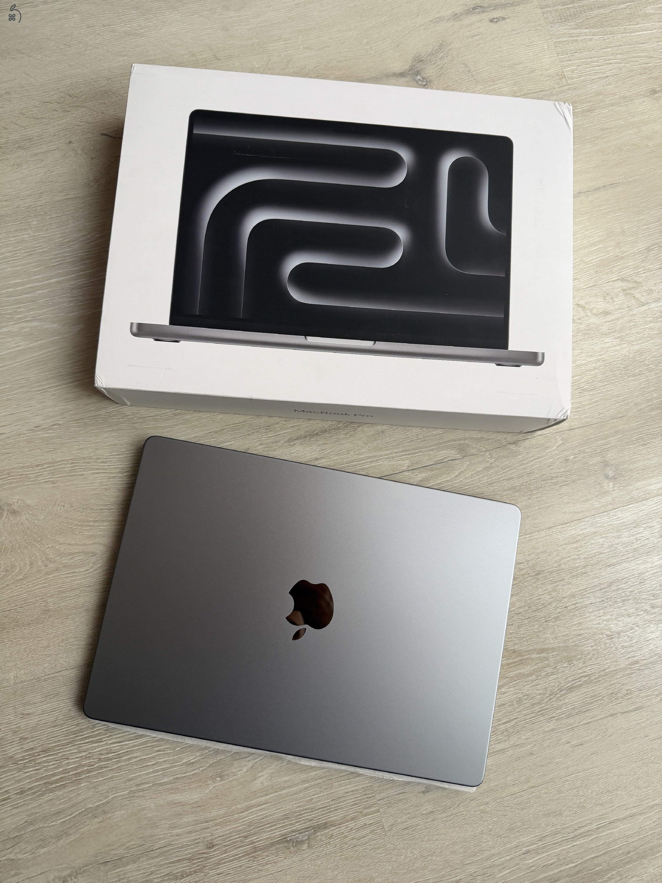 Eladó  Apple MacBook Pro M3 8GB/512GB -USA