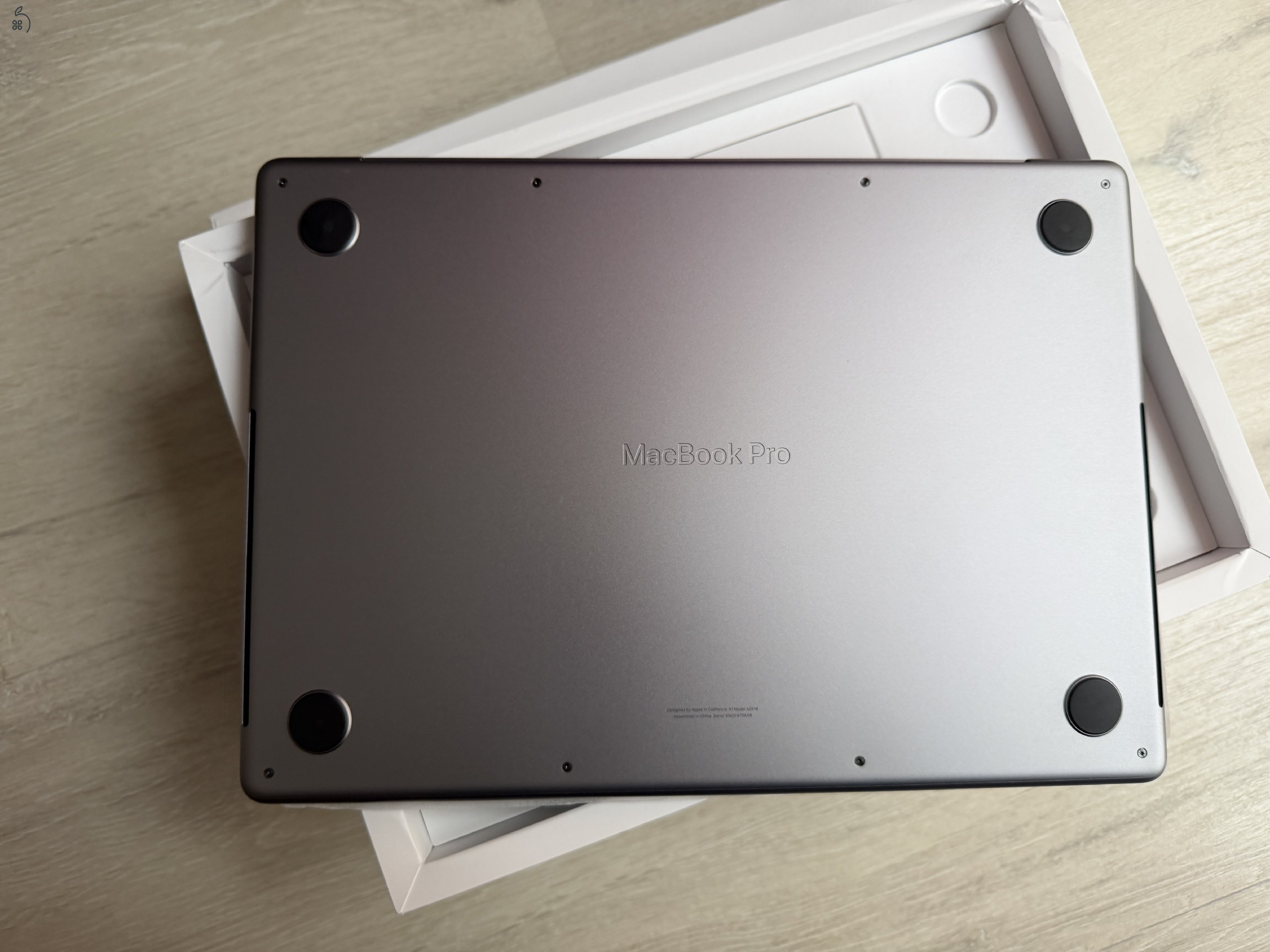 Eladó  Apple MacBook Pro M3 8GB/512GB -USA