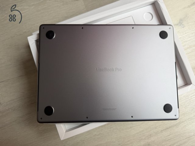 Eladó  Apple MacBook Pro M3 8GB/512GB -USA