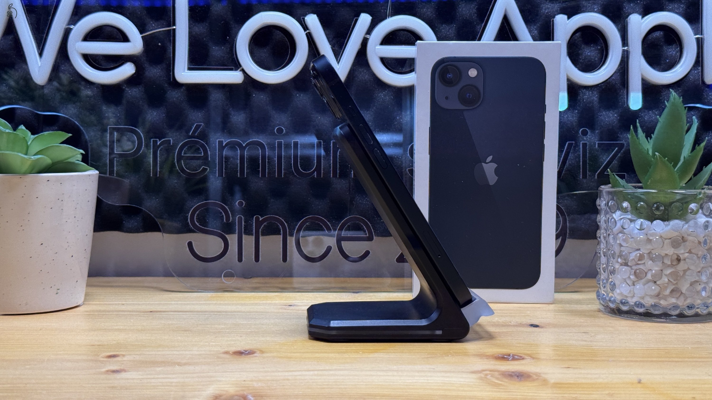  iPhone 13, 128GB, Fekete, Független - 1ÉV Garancia, Számla 