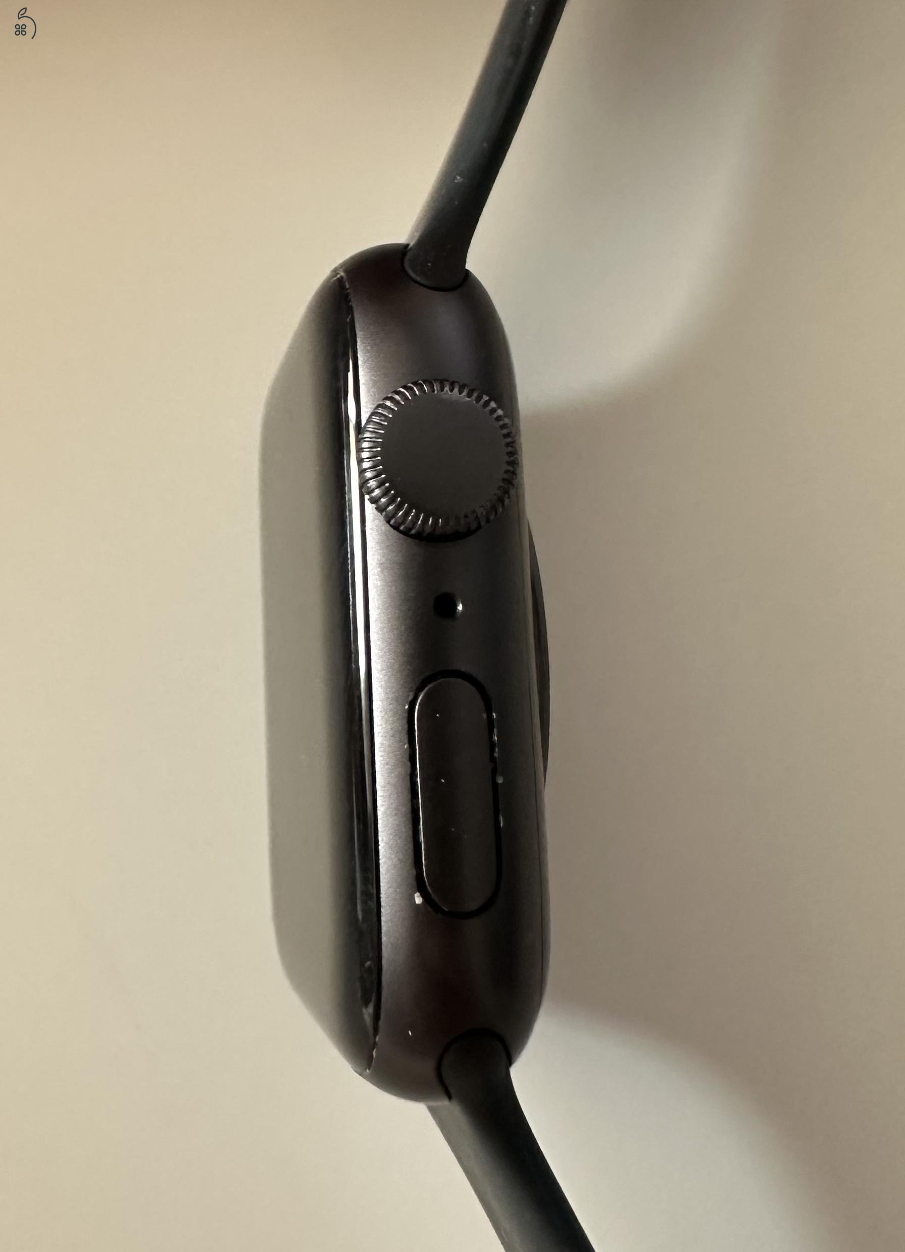 2020 Apple Watch SE 1.generáció szép állapotú