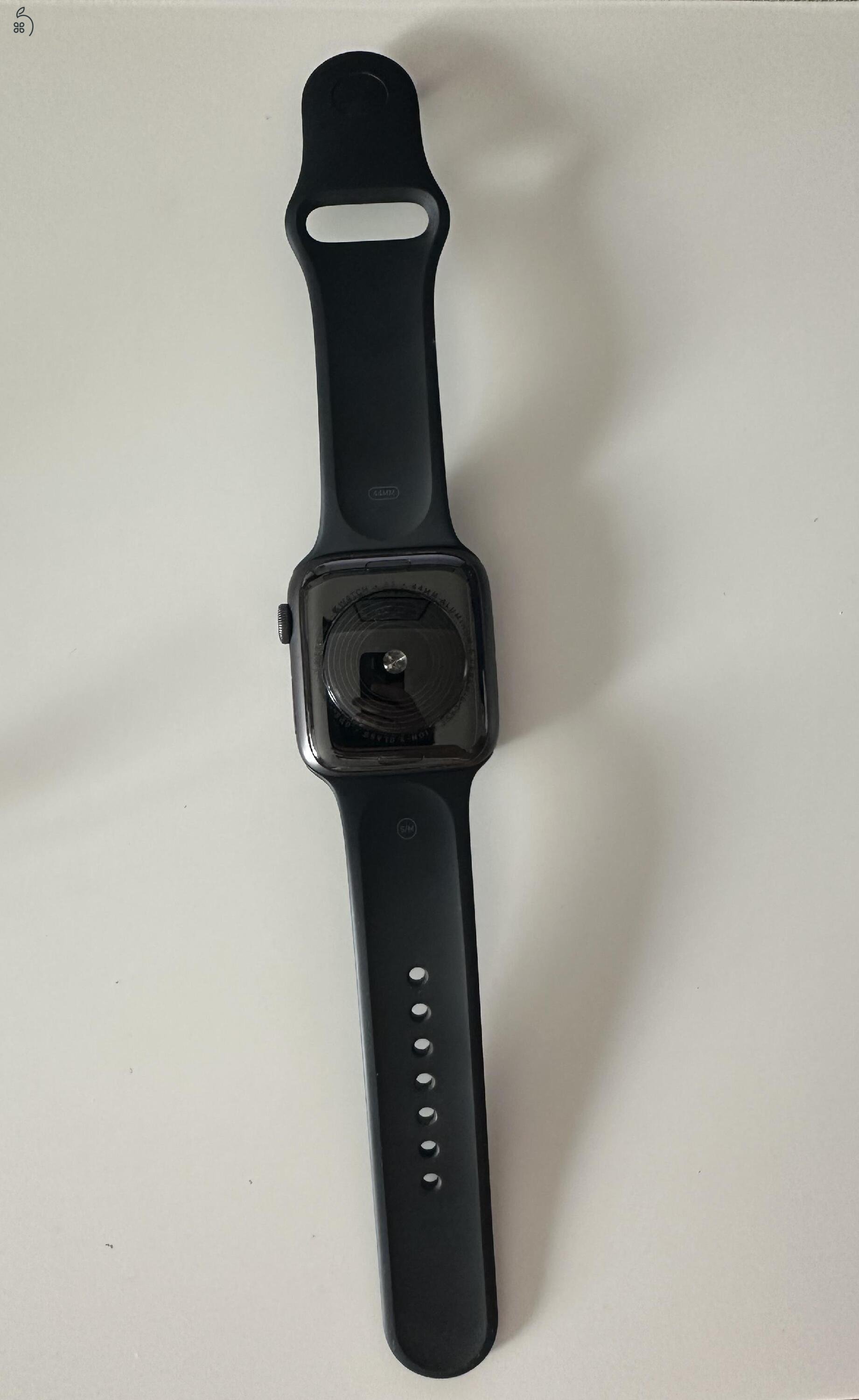 2020 Apple Watch SE 1.generáció szép állapotú