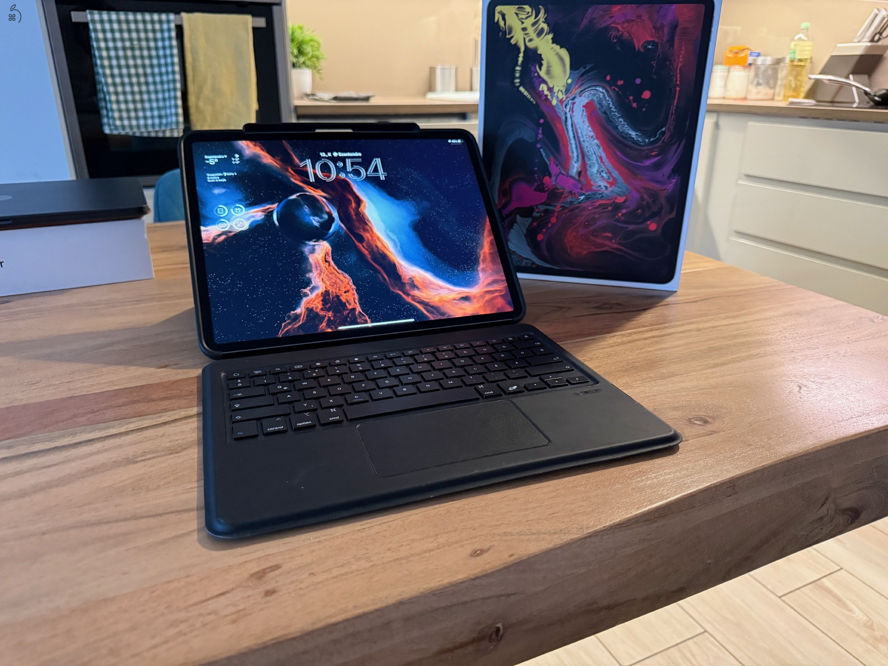 iPad Pro 12,9” (2019) – Space Gray, ajándék billentyűzettel