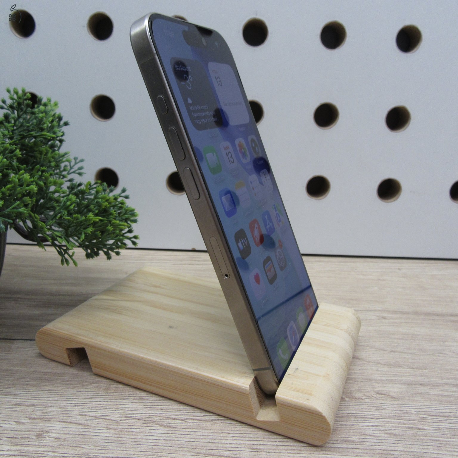 Apple iPhone 15 Pro 128GB Natural Titanium használt, karcmentes 92% akku – 6 hónap garancia