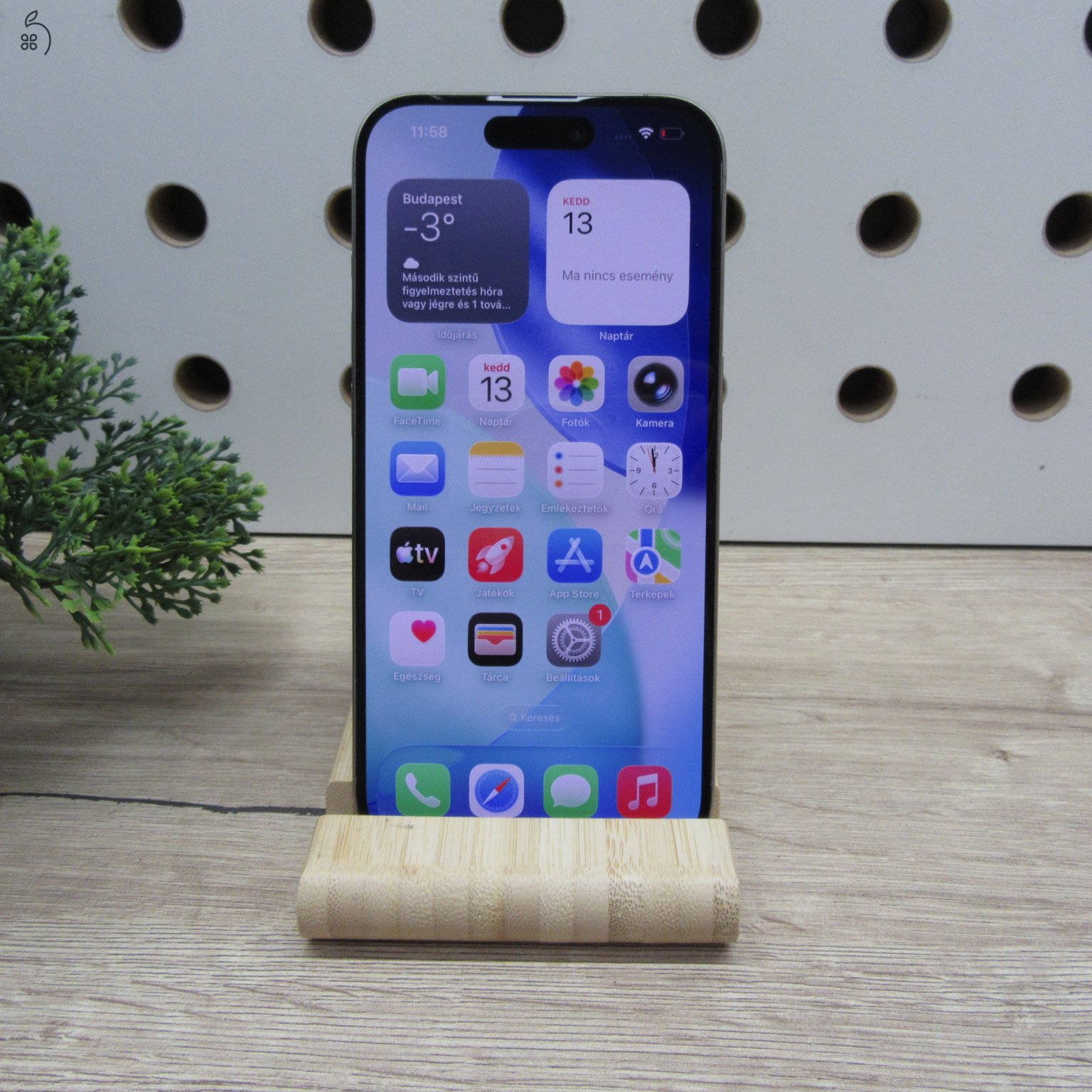 Apple iPhone 15 Pro 128GB Natural Titanium használt, karcmentes 92% akku – 6 hónap garancia