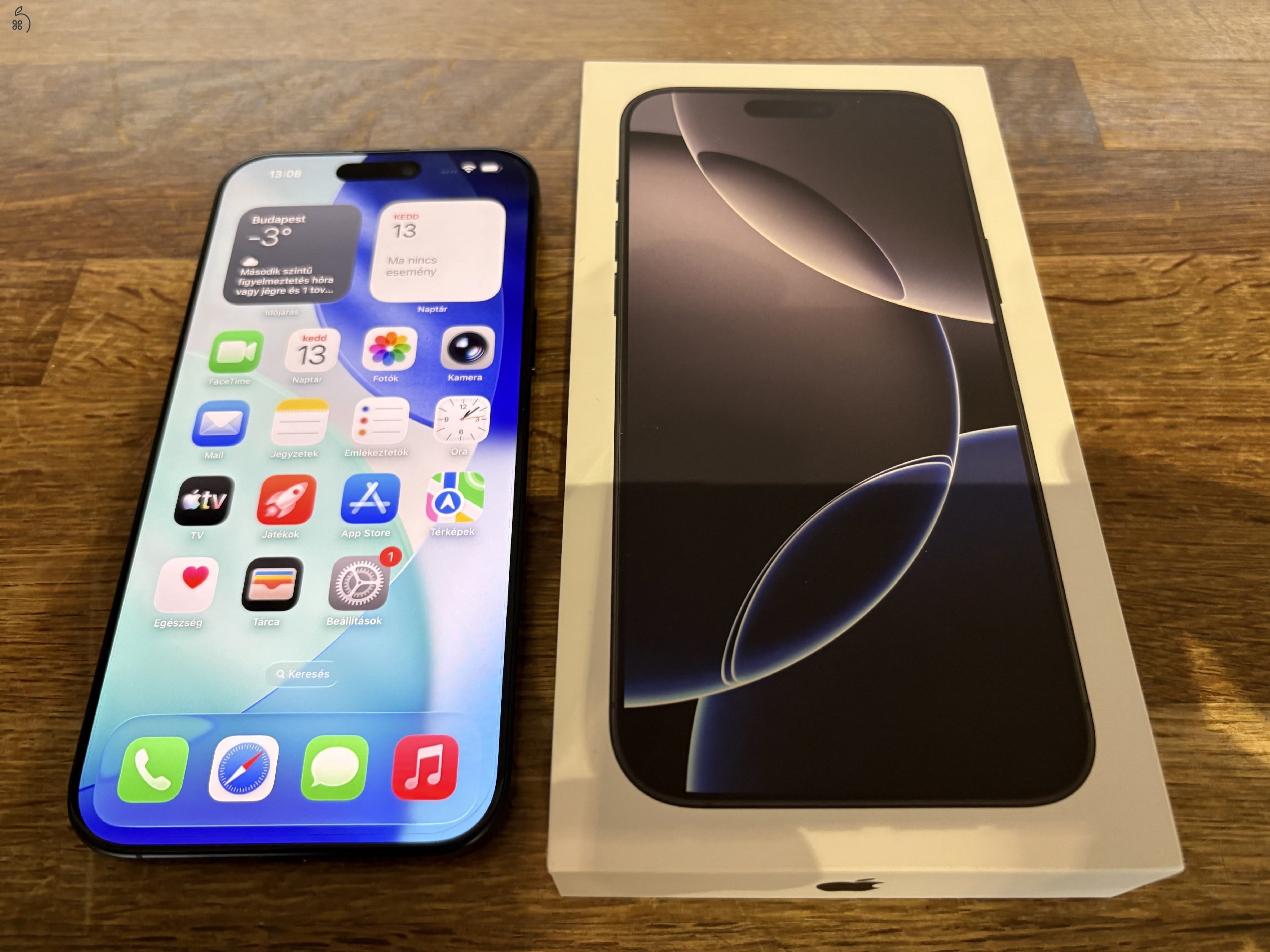 iPhone 16 Pro Max 256GB - (Fekete)
