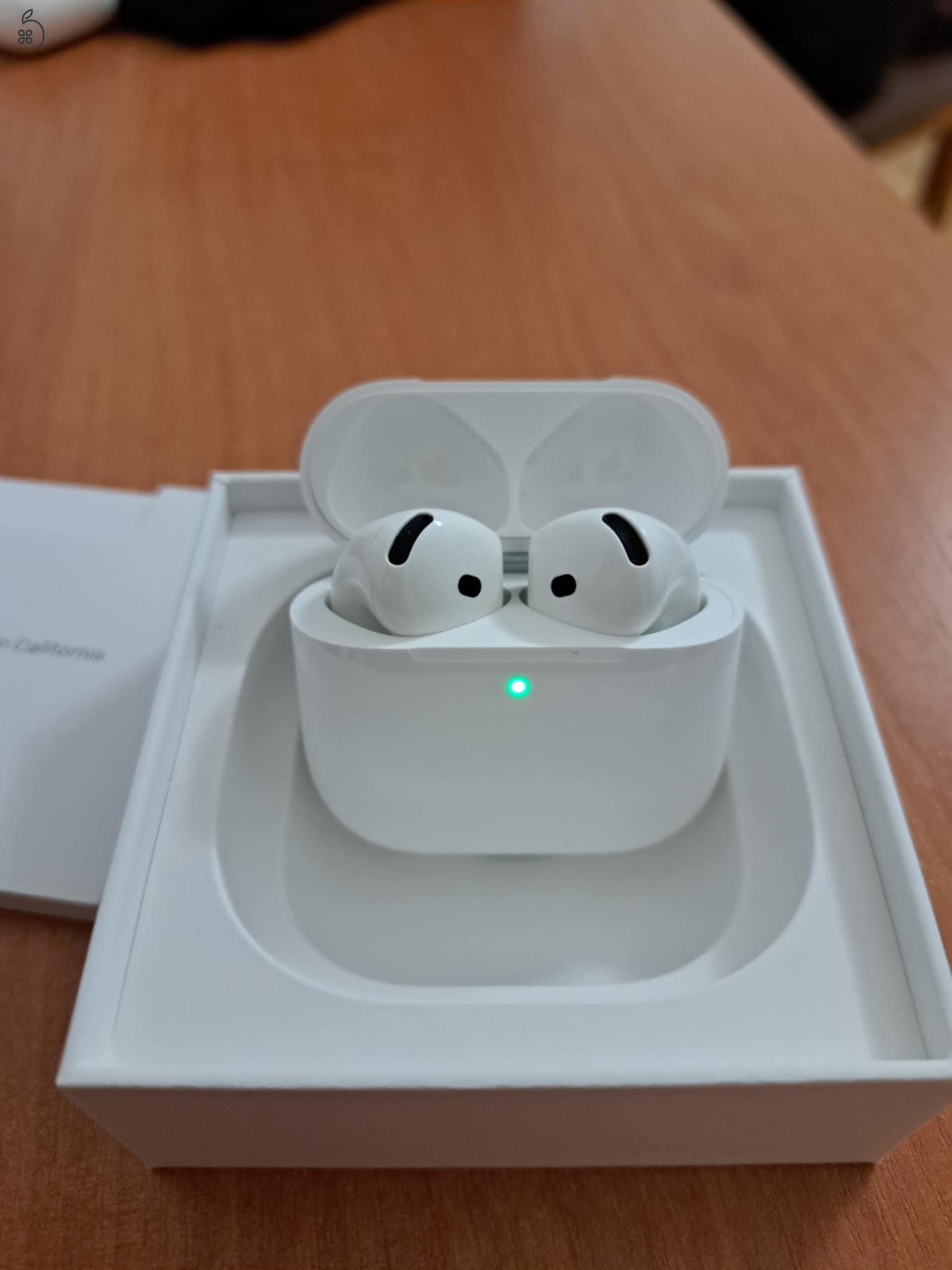 AirPods 4