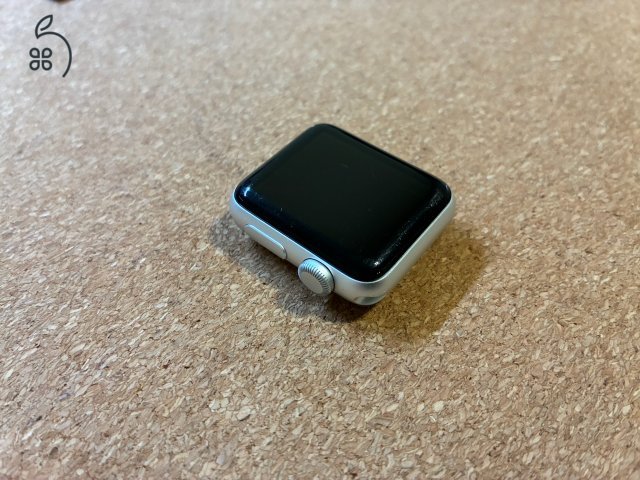 Apple Watch Series 3 GPS - 38mm, A1858, ezüst - használt