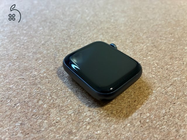Apple Watch SE 1 (2020) GPS - 44mm, A2352, Asztroszürke - használt