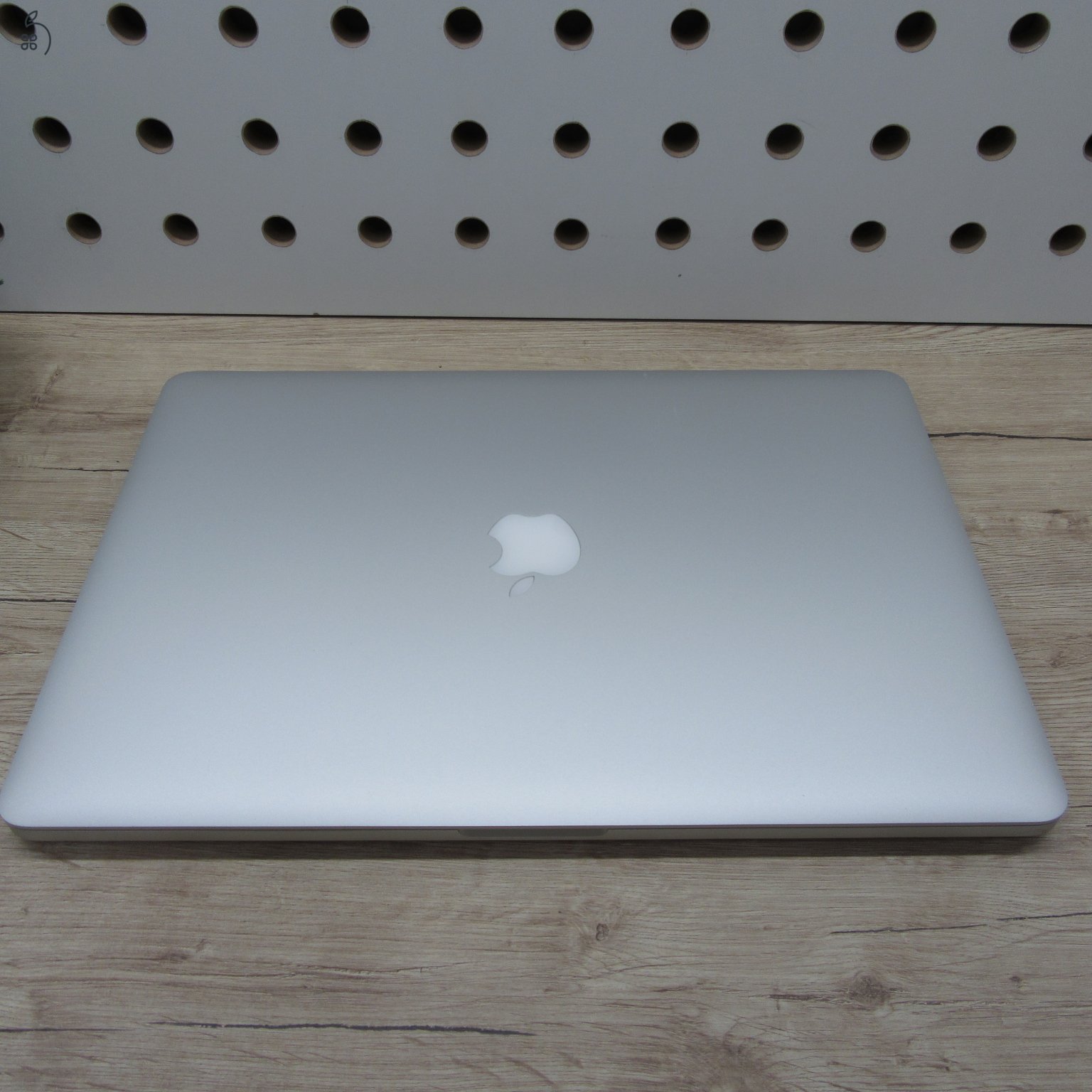 Apple MacBook Pro Retina 15 (Mid 2015) 16GB/500GB használt, megkímélt, akku 86%