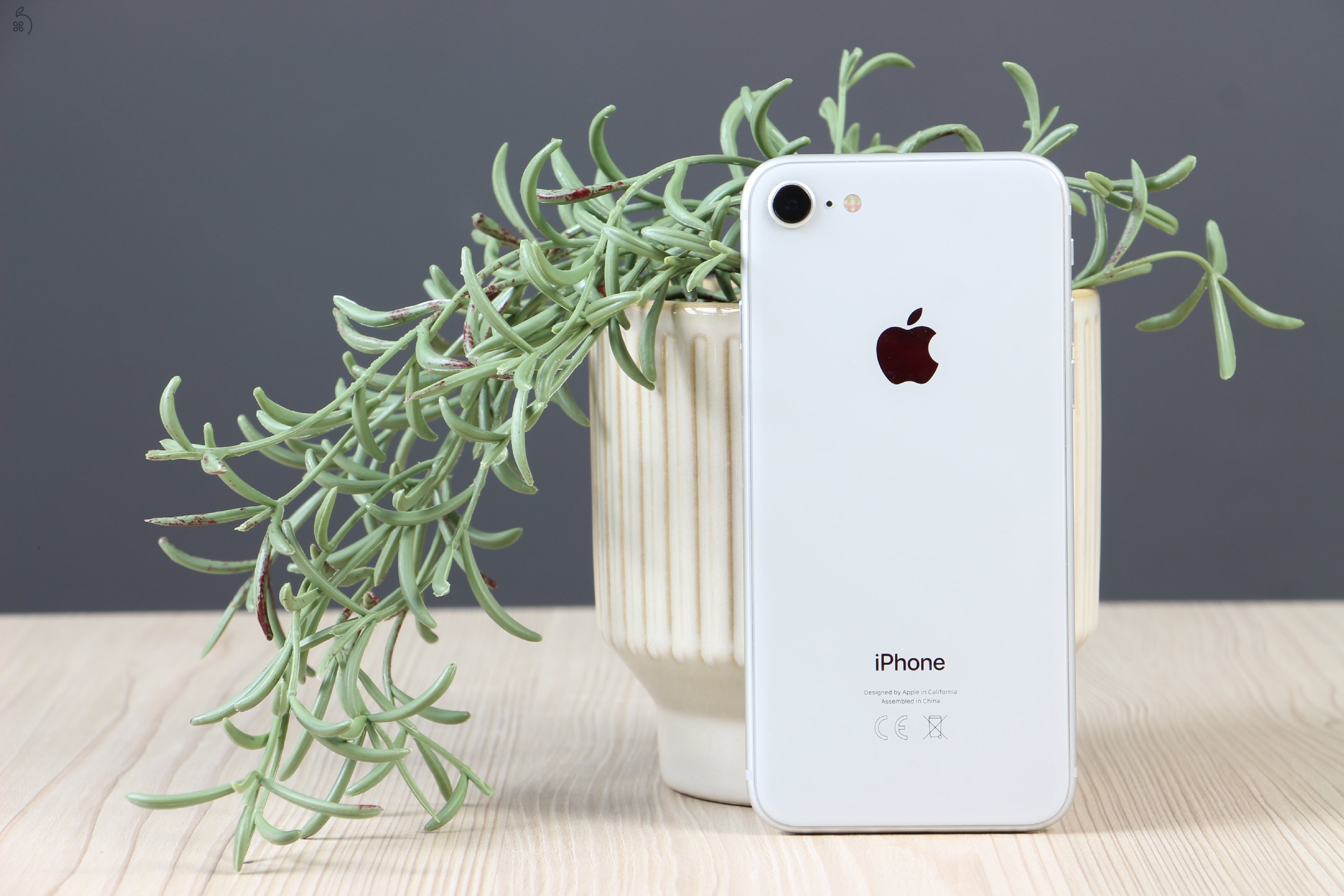 Apple iPhone 8 64GB White B US-7511