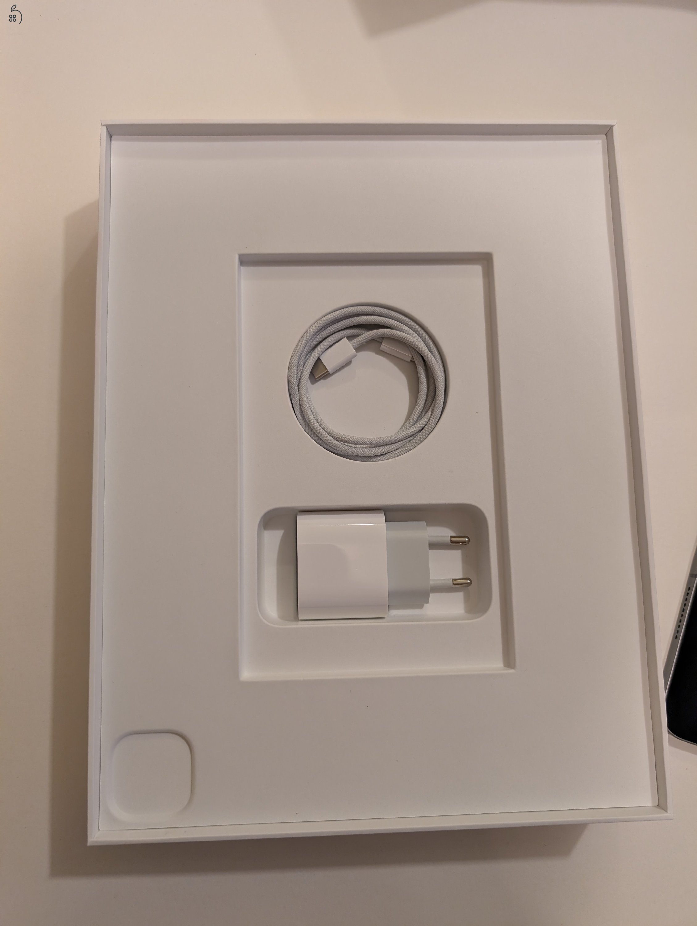 iPad 12.9 Pro 1TB M2 6. gen. Wifi+Cellular + Apple Magic Keyboard  Magyar + 2. gen. Apple Pencil