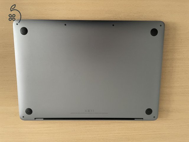 Macbook Pro M1 2020 8GB RAM 256GB SSD Magyar bill, 94% akku, Space Gray